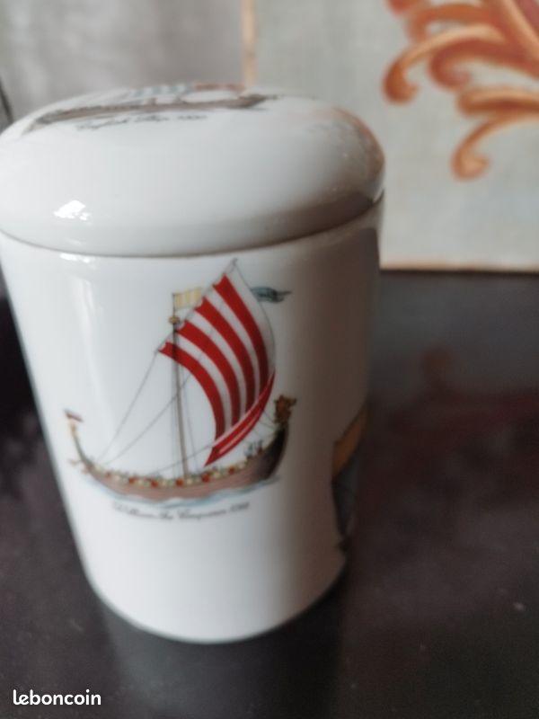Pot avec couvercle, bonbonnière ou boîte à thé ou boîte à coton en porcelaine de limoges (Voilier (image 6)