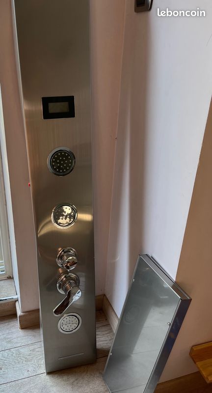 Colonne de douche neuve (image 1)