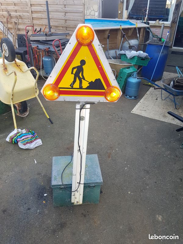 Panneau de signalisation clignotant avec batterie (image 3)