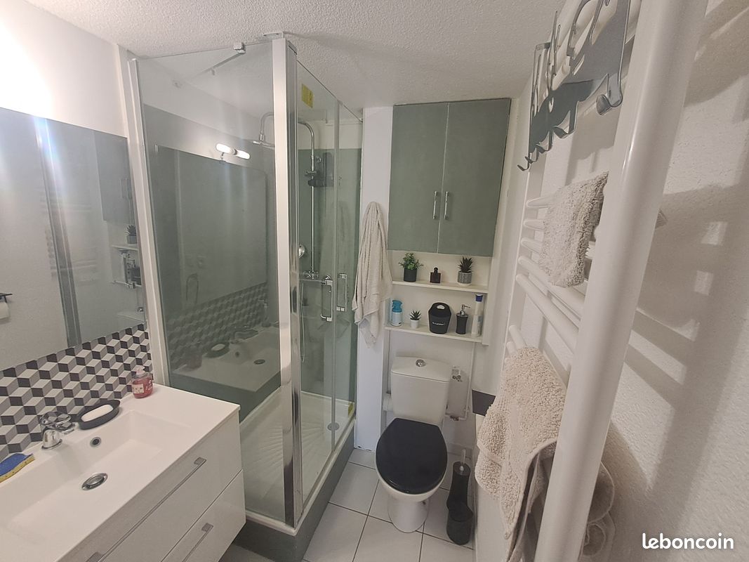 Loue en saisonnière petite maisonnette dans résidence (image 6)