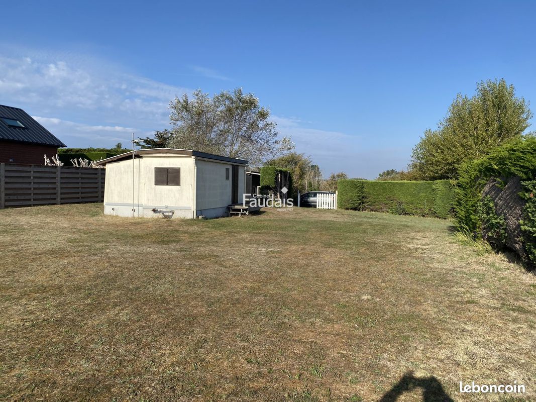 Terrain 1000 m² · à Saint-Georges-de-la-Rivière · 1 000 m² · 128 500 €
