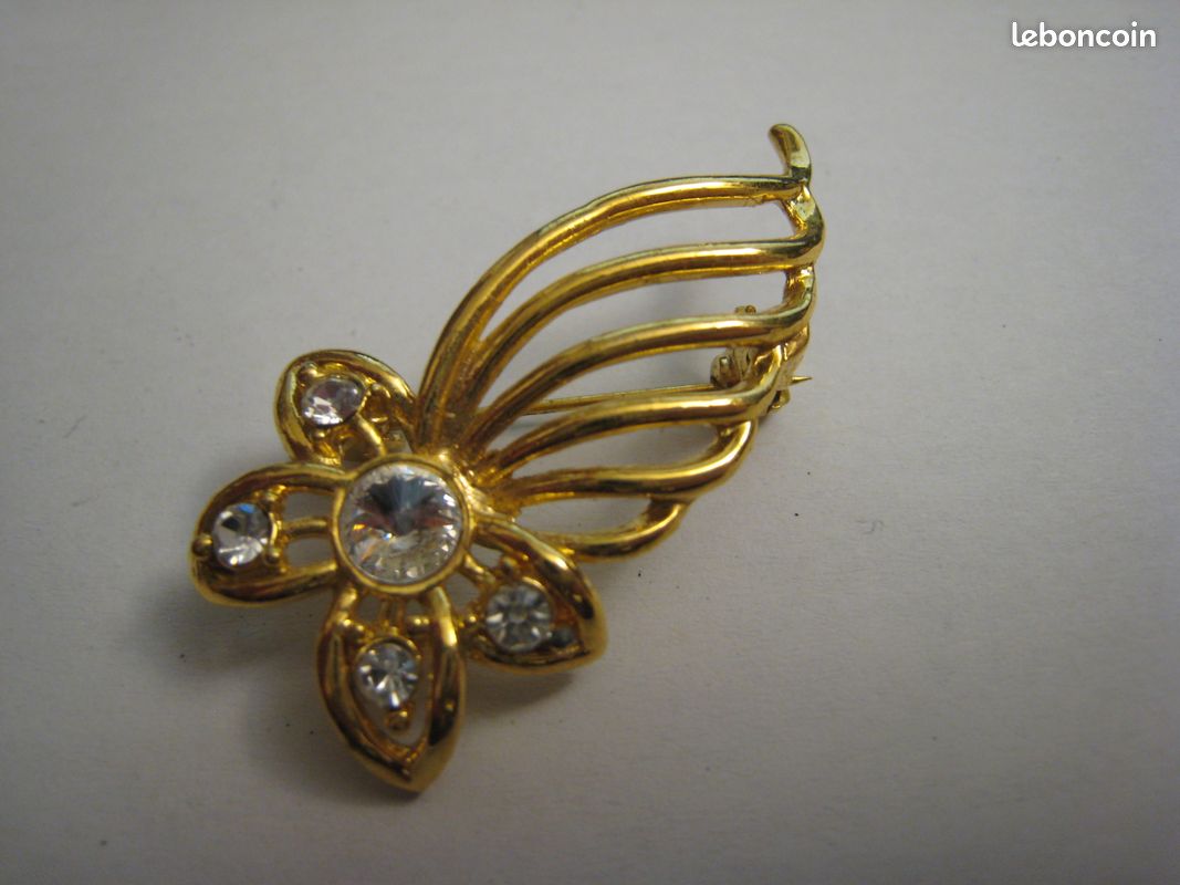 Broche Vintage à Strass Dorée - Bijou Rétro Sans Marque, Métal, Occasion