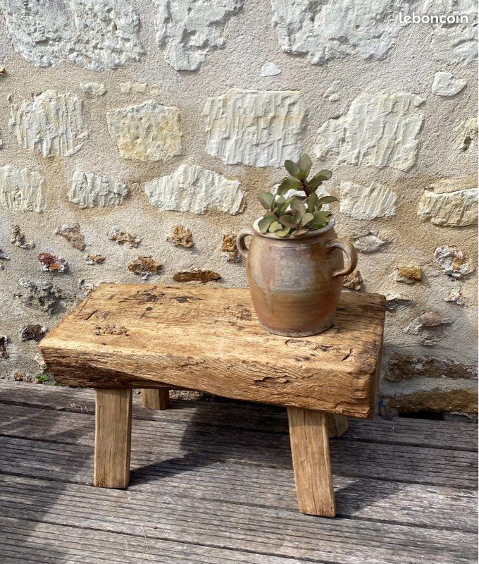 Banc/tabouret en bois (image 1)