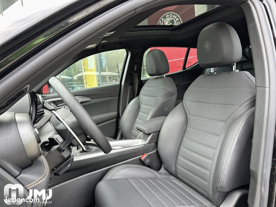 ALFA ROMEO Tonale 1.3 Hybride Rechargeable PHEV 280ch AT6 e-Q4 Veloce (image 15)