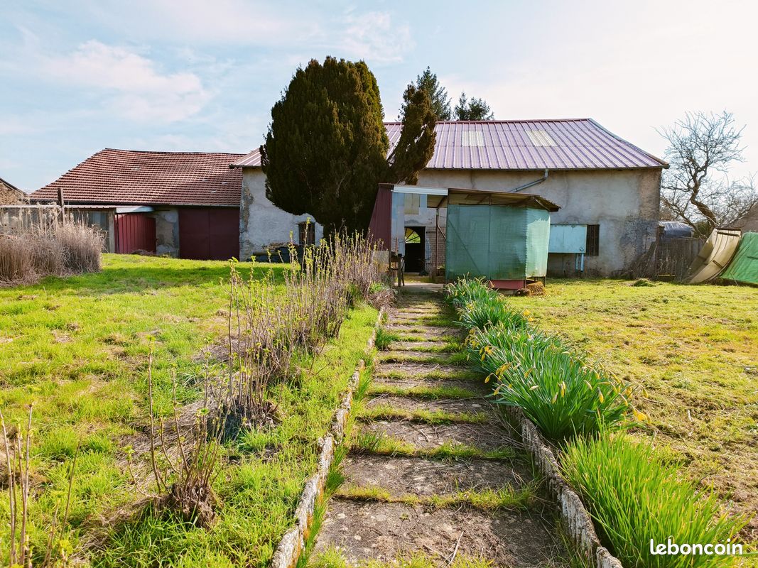 Maison 3 pièces 200 m² · à Châtenois · 200 m² · 35 000 €