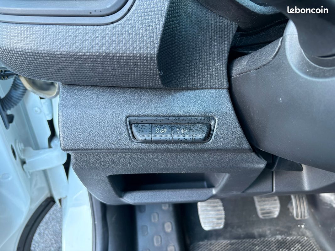 RENAULT TRAFIC VU FOURGON 2.0 BLUEDCI 130 CONFORT L2H1 3000KG / 19 991.67 Ht (image 23)