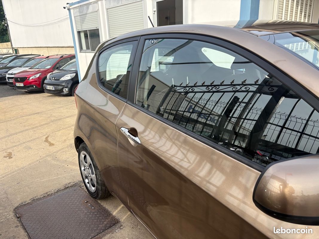 Kia Picanto Urban Spicy 1.0 69 ch (image 5)