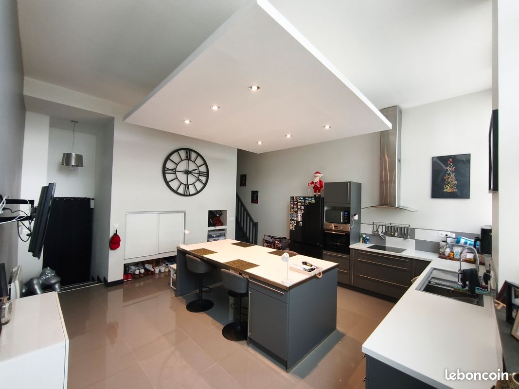 Appartement 3 pièces 98 m² · à Tourcoing · 98 m² · 215 000 €