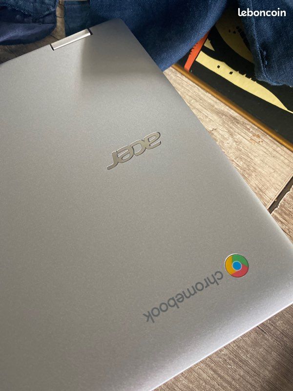 Chromebook (image 2)