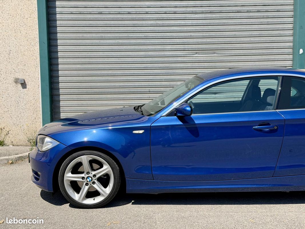 BMW SéRIE 1 COUPé 125i 3.0L 6 cylindres - Boîte manuelle - Montego Blue (image 2)