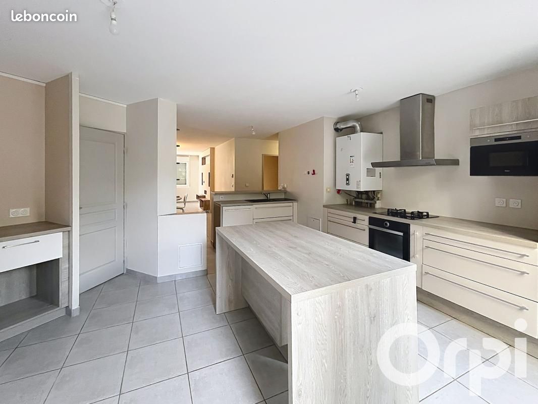 Appartement 4 pièces 107 m² · à Villeurbanne · 107 m² · 1 690 €/mois