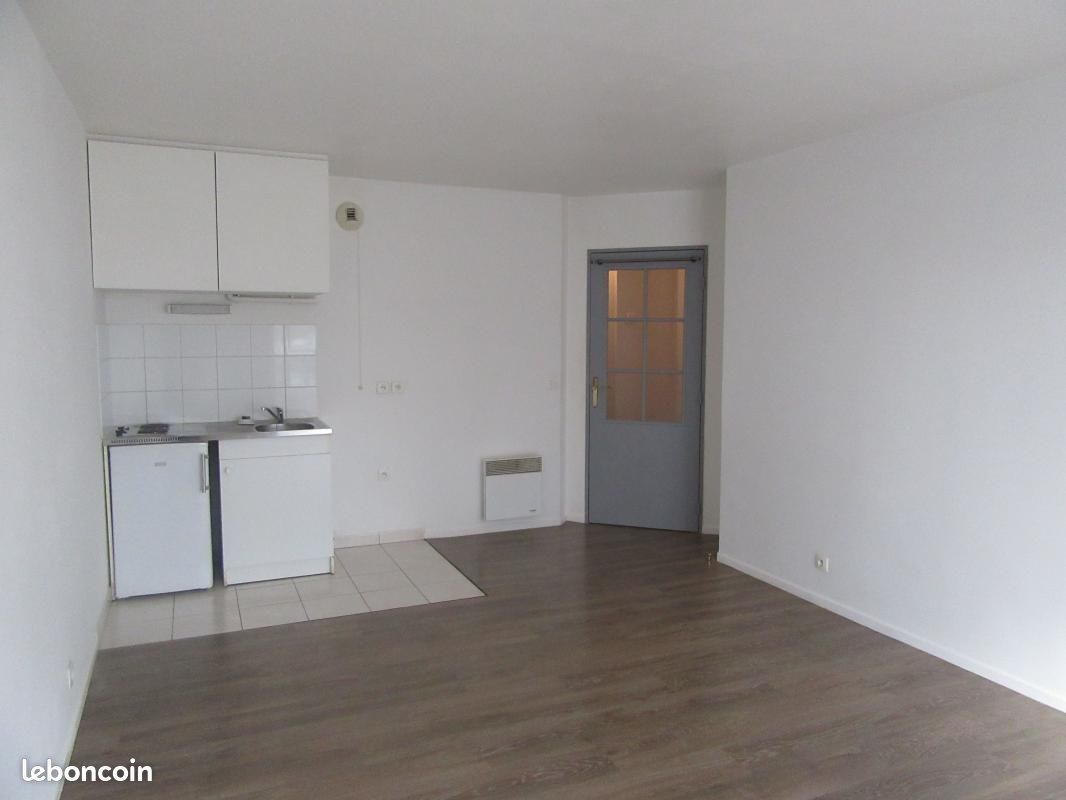 Appartement 1 pièce 30 m² · à Montigny-le-Bretonneux · 30 m² · 753 €