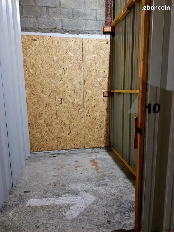 Parking 15 m² · à Saint-Maixent-l'École · 15 m² · 100 €/mois