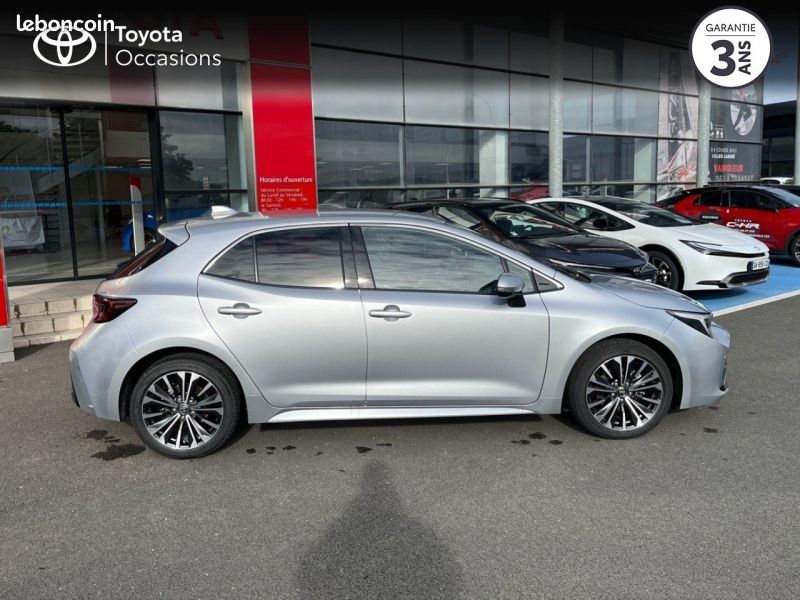 Toyota Corolla 1.8 140ch Design Pack Confort (image 17)