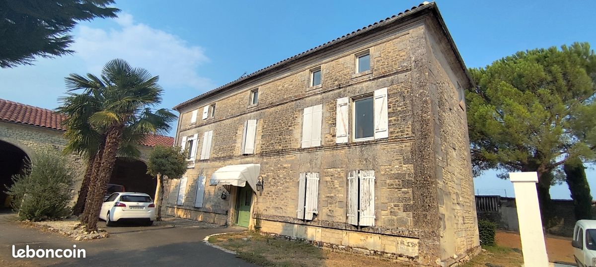 Maison 5 pièces 240 m² · à Foussignac · 240 m² · 420 000 €