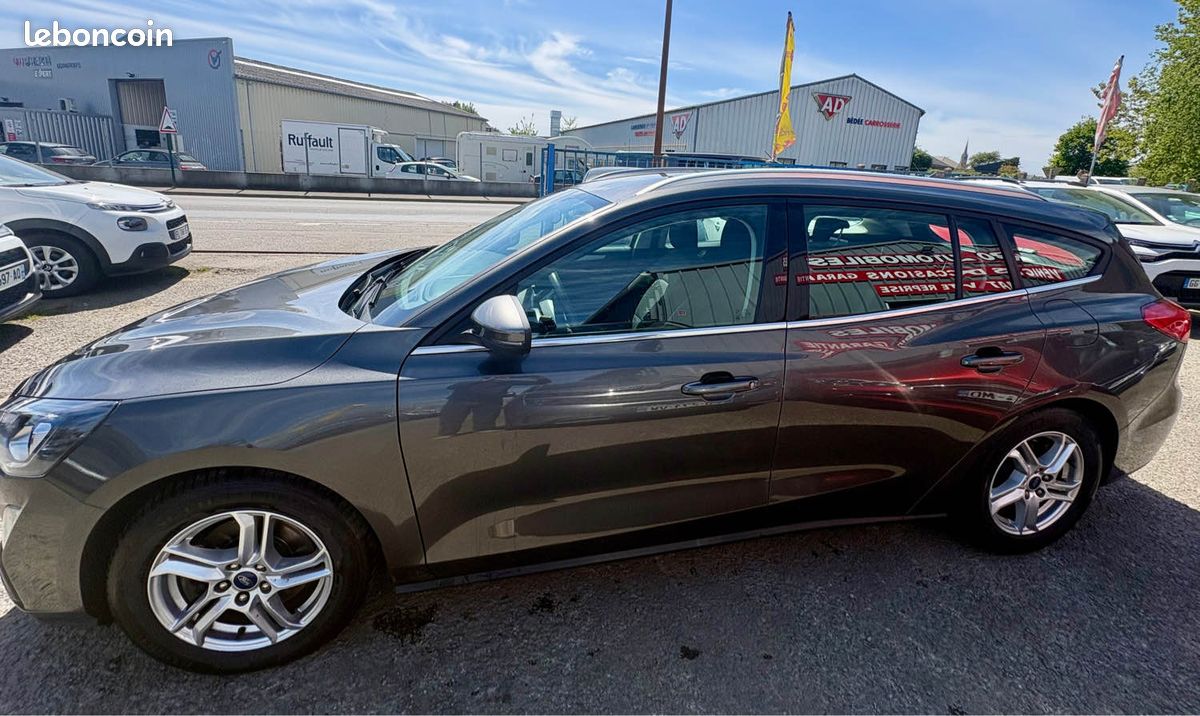 Ford focus (image 4)