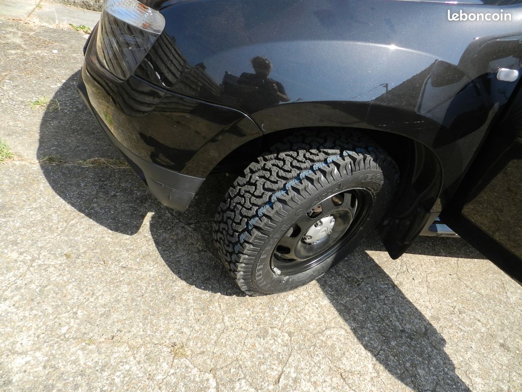 Duster 4x4 PRESTIGE ESSENCE 105 CV - 1.6 L / 16V MOTEUR TRES FIABLE - EQUIPE PNEUS BLACK STAR ALL TERRAIN NEUFS (image 2)