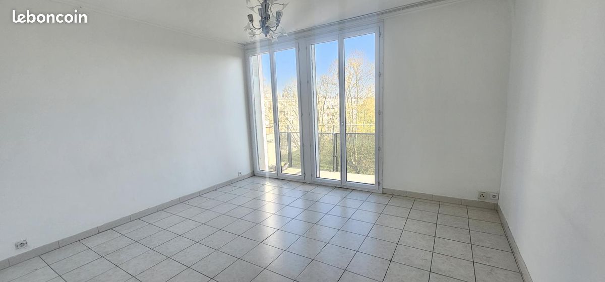 Appartement 4 pièces 70 m² · à Saint-Priest · 70 m² · 155 000 €