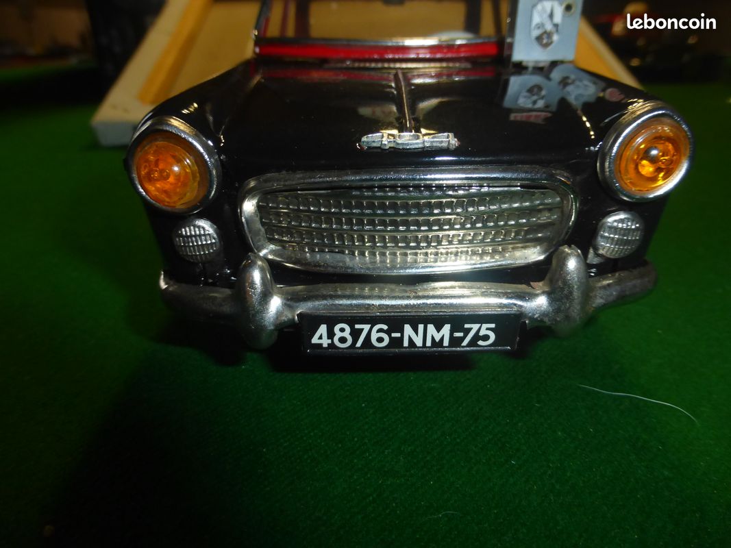 Peugeot 404 - Taxi Buenos Aires 1965 - 1/43ème sans boite