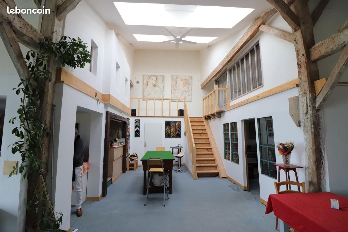 Propriété 8 pièces 300 m² - Lussant 17430 (image principale 10)