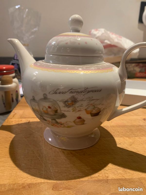 Théière porcelaine (image 1)