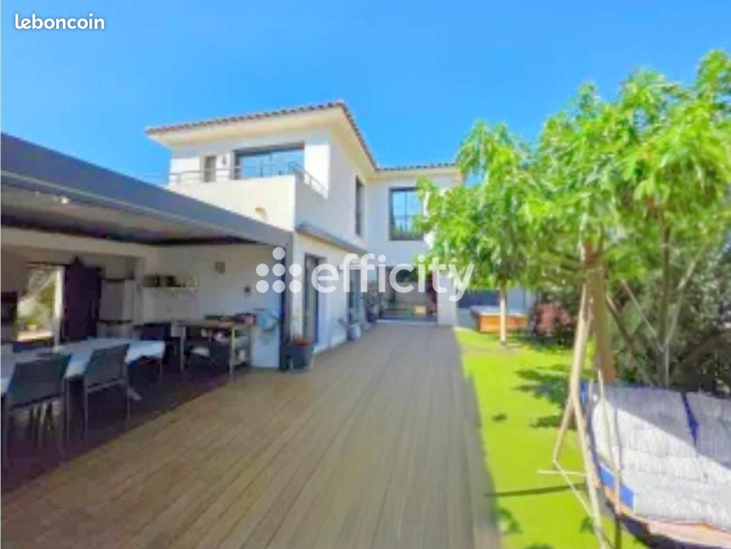 Maison 4 pièces 130 m² · à Sanary-sur-Mer · 130 m² · 1 250 000 €