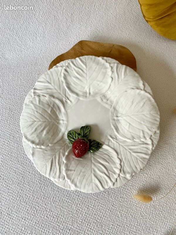 Superbe plat en cĂ©ramique blanc avec fraise đ (image 7)