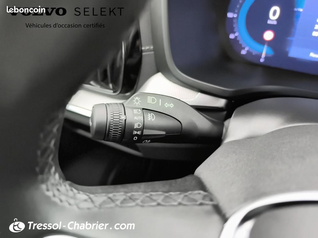 Volvo V60 B4 197 ch DCT7 Ultra Style Dark (image 18)