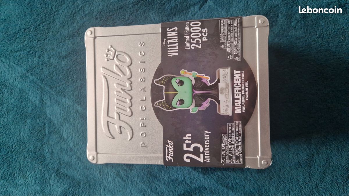 Pop Collector 25th anniversary Disney Maleficient (image 1)