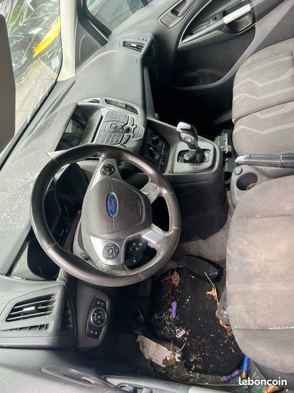 Ford transit Connect pour pièces (image 3)