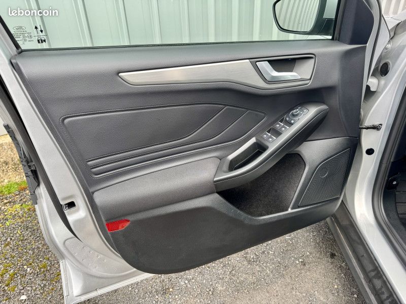 Ford FOCUS FLEXIFUEL 125CH TITANIUM X BUSINESS POWERSHIFT / CAMÉRA / 1ÈRE MAIN / 49 000 KM (image 23)