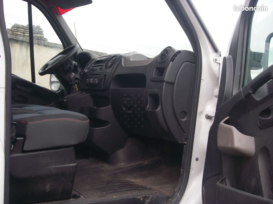 Renault MASTER 130 CV BETAILLERE 29900 HT (image 7)