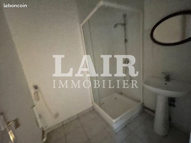 https://img.leboncoin.fr/api/v1/lbcpb1/images/d9/ef/d0/d9efd04759cf7f79f749ec894daf11c4ea5b9e1c.jpg?rule=ad-image