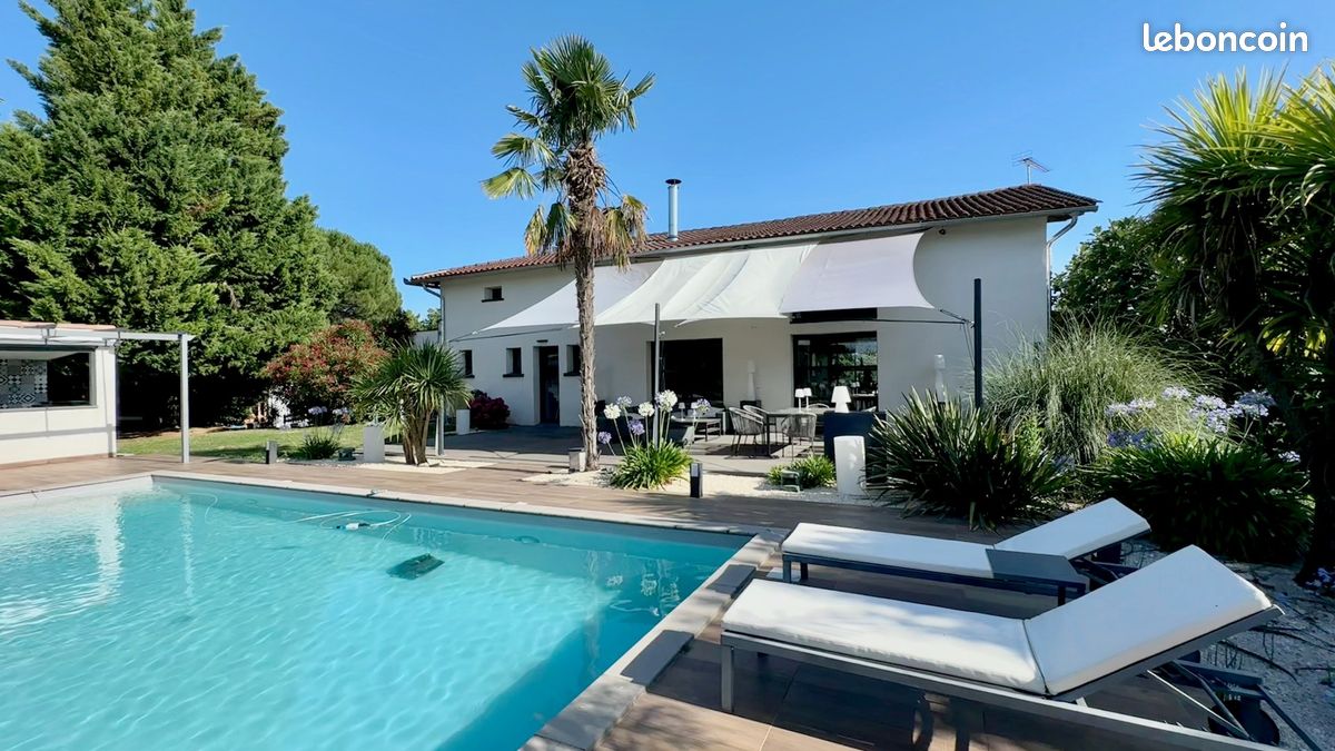 Maison 5 pièces 266 m² · au Castéra · 266 m² · 2 000 €/mois
