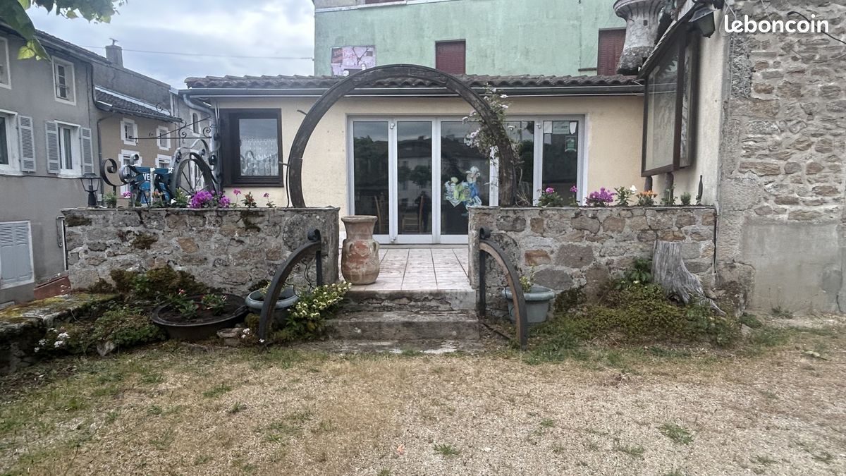 Immeuble 503 m² · à Châteauponsac · 503 m² · 220 500 €