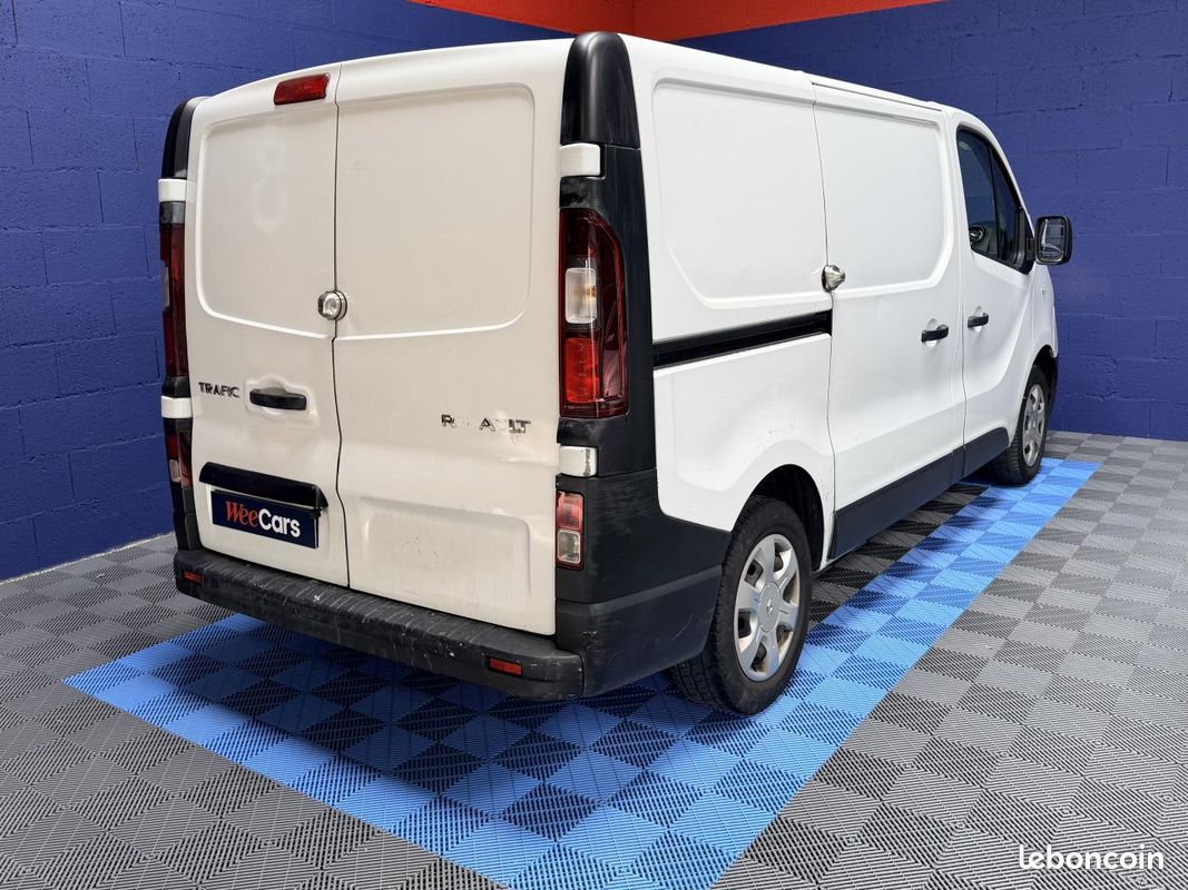 Renault trafic fourgon 1.6 dci 120 1t0 l1h1 energy confort (image 3)