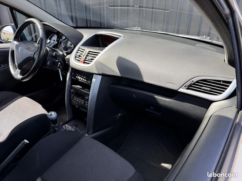 Peugeot 207 1.6 HDI110 EXECUTIVE PACK 5P (image 8)