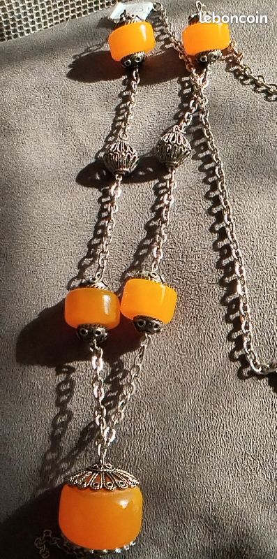 Collier Imposant En Bakélite Années 70 - Perles Rondes 3 Couleurs, Pendentif Ovale Avec Inclusion, 62 Cm