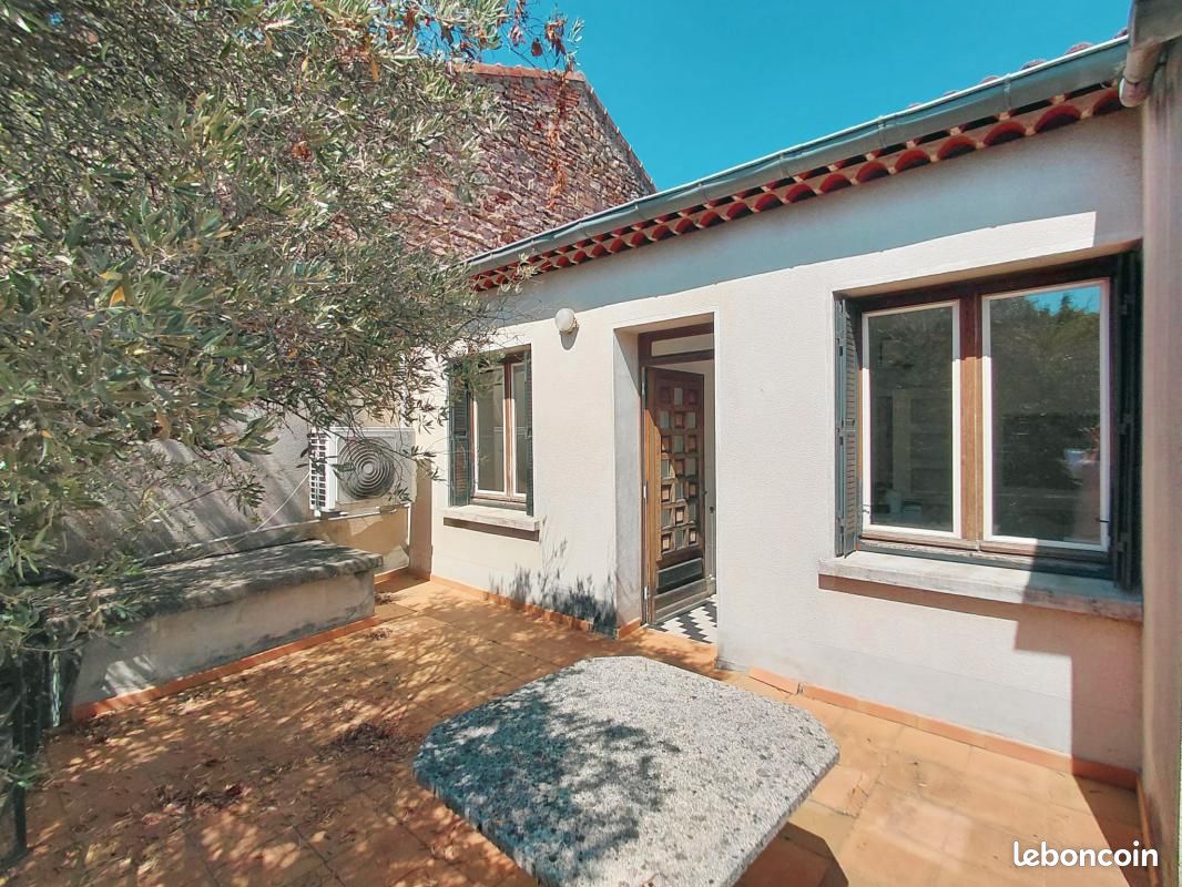 Appartement 3 pièces 80 m² · à Saint-Étienne-de-Fontbellon · 80 m² · 83 000 €