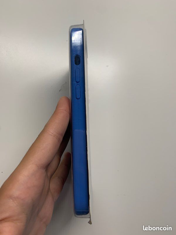 Coque bleue Apple IPhone12ProMax (image 2)