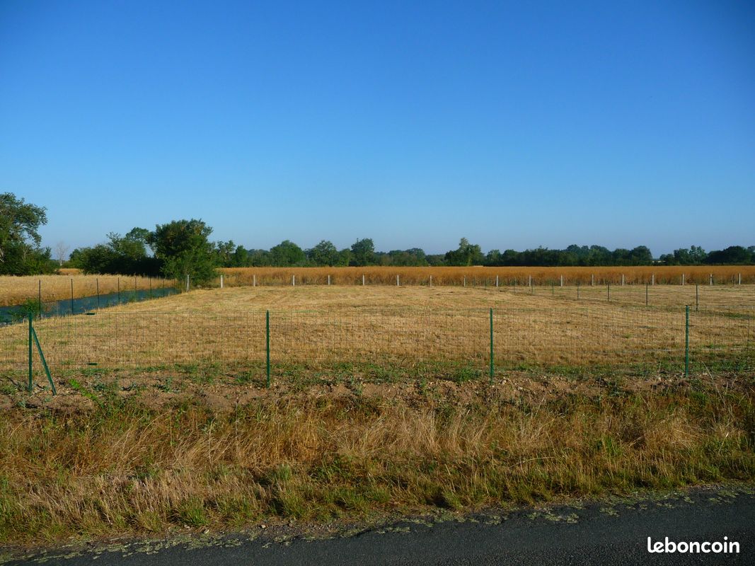 Terrain viabilisé · à Loretz-d'Argenton · 25 000 €