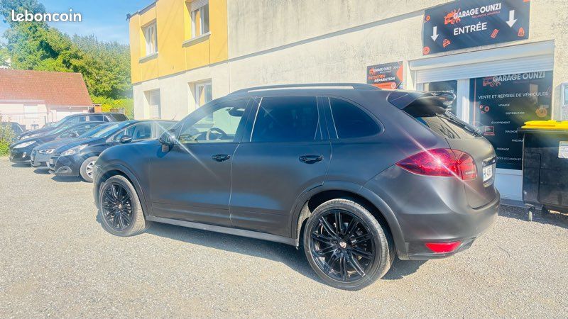 Porsche cayenne v6 diesel pack GTS full black (image 2)
