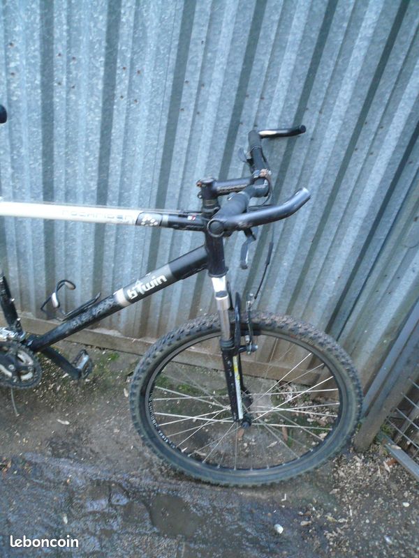 Vélo VTT 26 pouces Rockrider Btwin très bon état, révisé taille L (image 3)