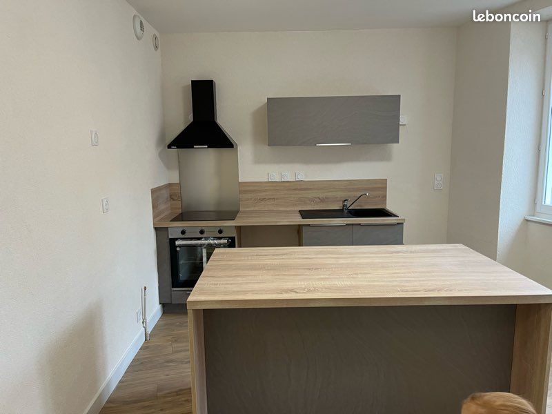 Appartement 4 pièces 90 m² · à Saint-Claude · 90 m² · 900 €