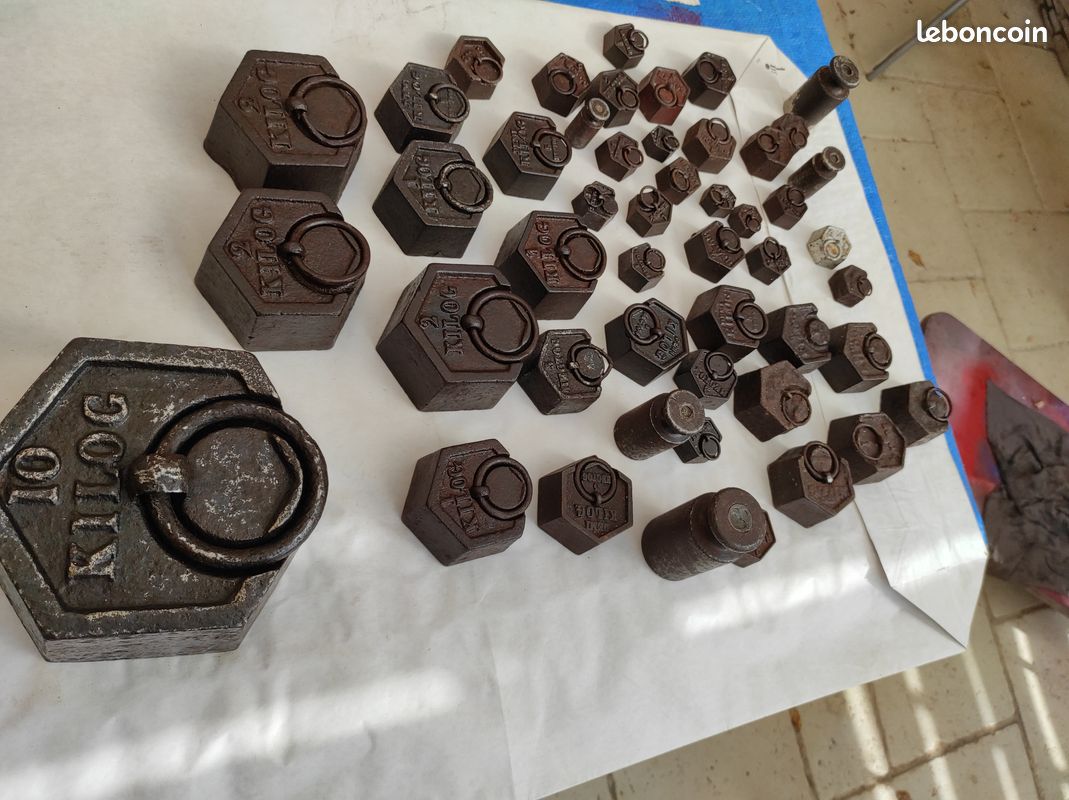 GROS POIDS DE 10 KILO plus LIVRAISON POSSIBLE CHARTRES le poids Lot 49 poids en fonte pour déco collection balance poids pour balance bascule agricole prix du lot 37 euros JE DISPOSE POIDS LAITON (image 7)
