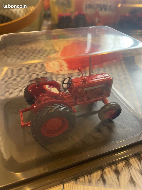 Modèle Réducteur De Tracteur Valmet 565 (1966) - Échelle 1/43, Zamak, Neuf En Boîte