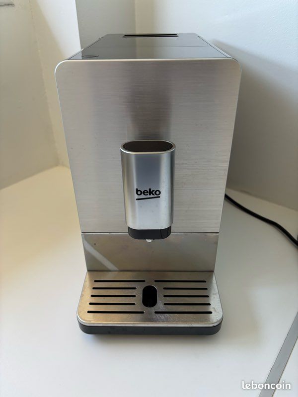 Machine à café Expresso Broyeur BEKO CEG5301X Inox (image 1)