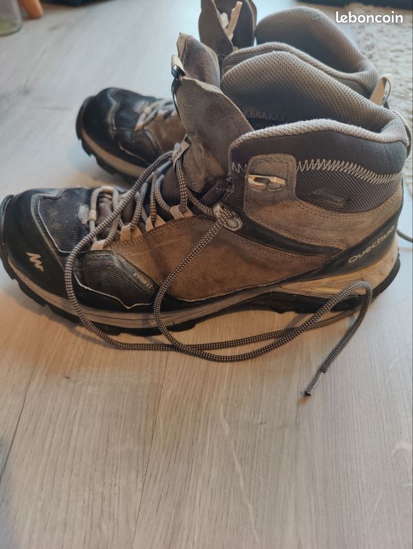 QUECHUA Chaussures imperméables de randonnée montagne - MH500 MID gris - homme - Taille 42
74,99
https:/[URL masquée pour votre sécurité] (image 3)