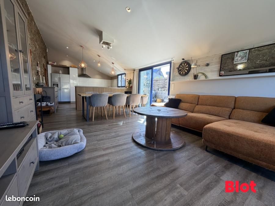 Maison 5 pièces 120 m² · à Saint-Père-Marc-en-Poulet · 120 m² · 357 000 €