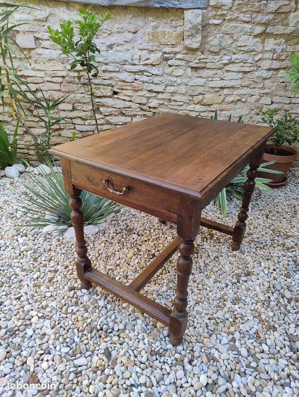 Table style Louis XIII (image 1)